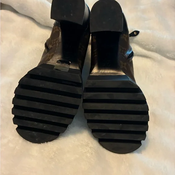 Louis Vuitton Black and Brown Heeled Boots - Picture 6 of 8